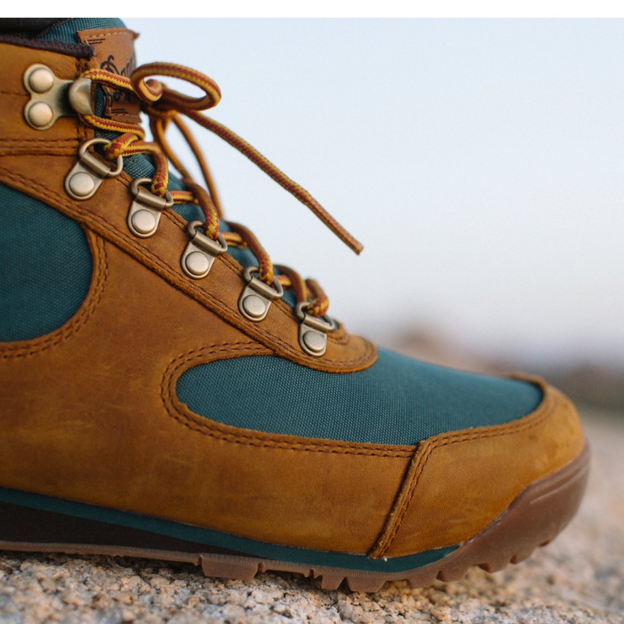 Danner Women's Jag Distressed Brown/Deep Teal