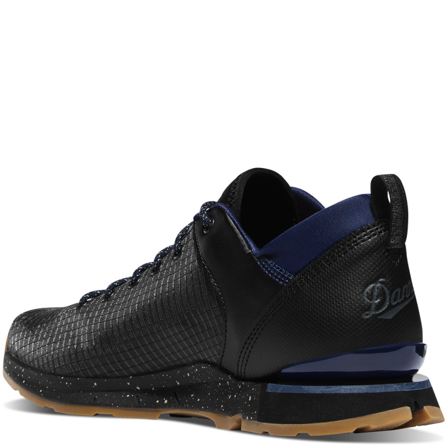 Desert Overlook Black Danner