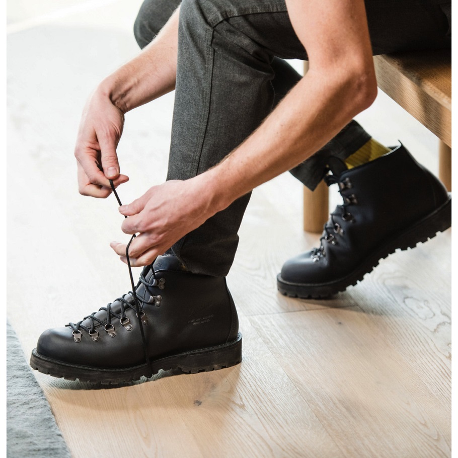 Mountain Light Black Danner