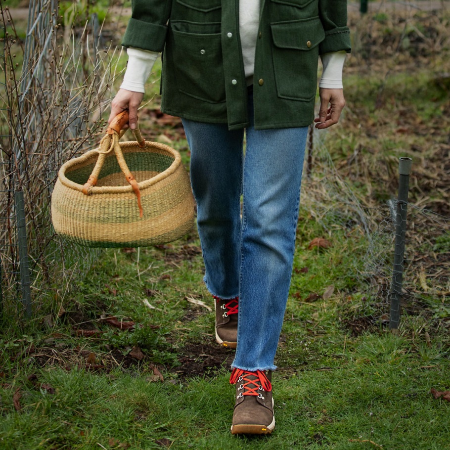 Women's Inquire Chukka Iron/Picante Danner